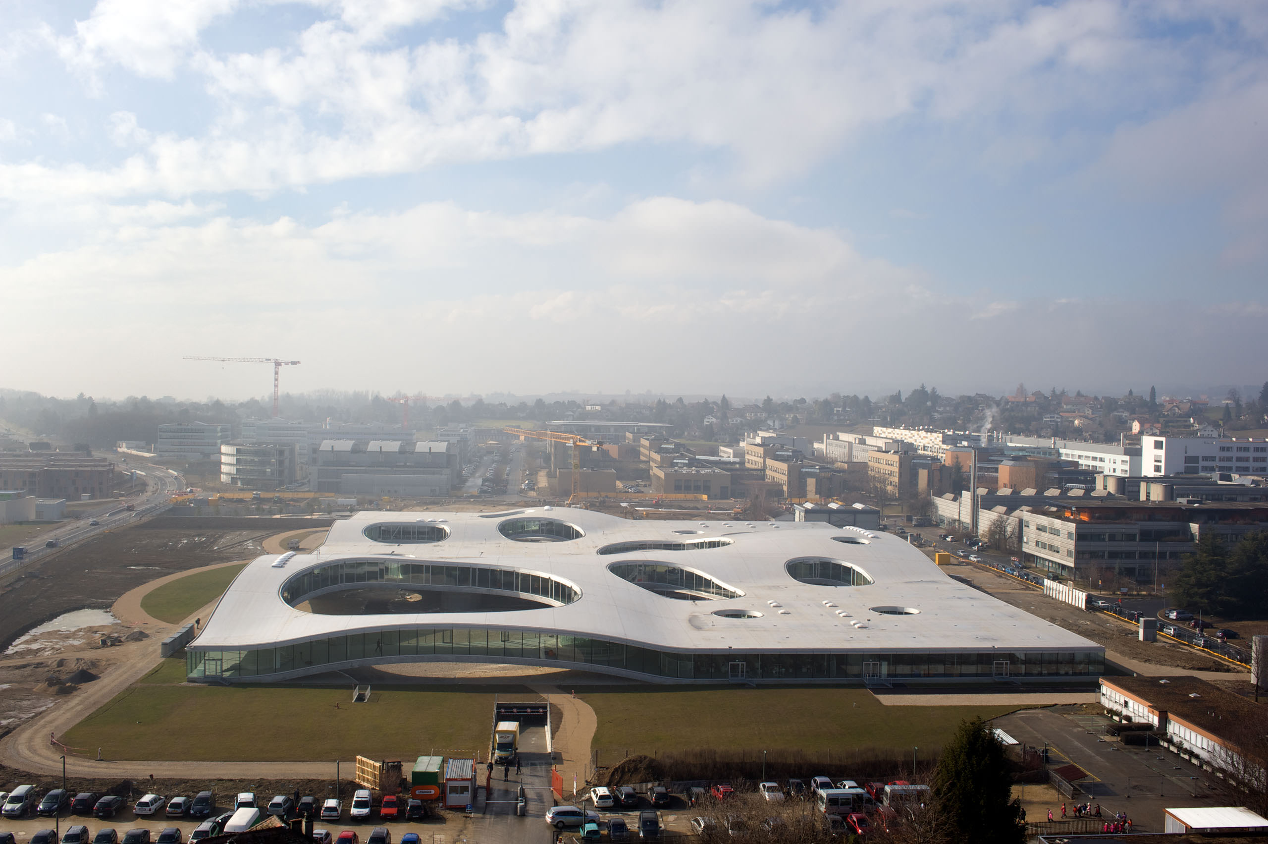 E10277 · epfl learning center